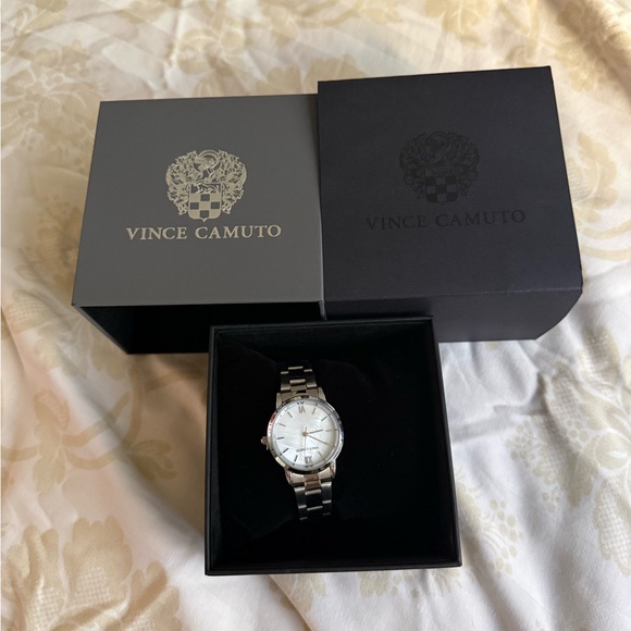 Ayla Women Watch Vince Camuto - Picture 4 of 7
